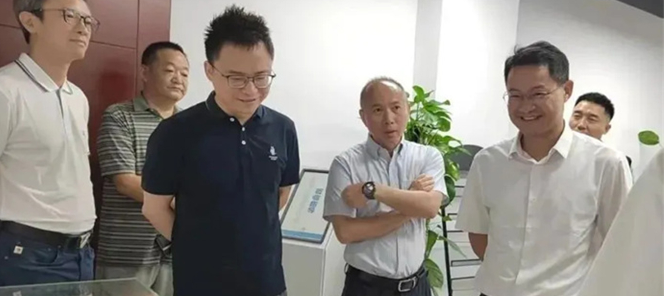 东莞市政府考察团到访乾芯科技 共探半导体产业新机遇